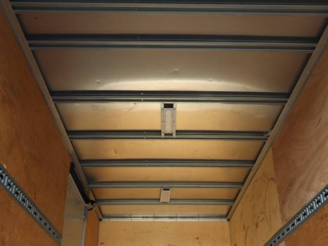 三菱ふそうキャンターアルミバン小型（2t・3t）[写真13]