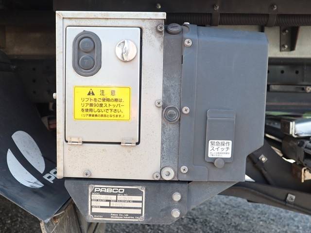 三菱ふそうキャンターアルミバン小型（2t・3t）[写真17]