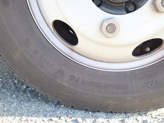 三菱ふそうキャンターアルミバン小型（2t・3t）[写真25]