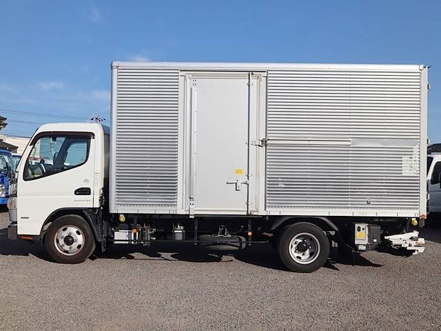 三菱ふそうキャンターアルミバン小型（2t・3t）[写真09]
