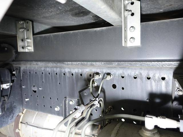 いすゞフォワードアルミバン中型（4t）[写真13]