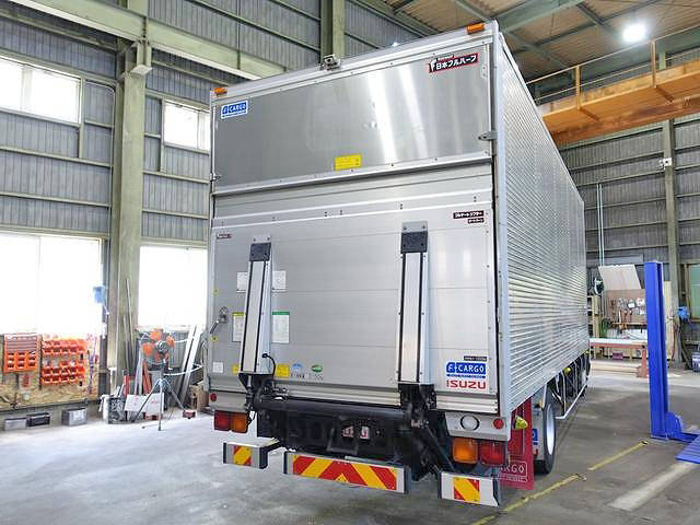 いすゞフォワードアルミバン中型（4t）[写真02]