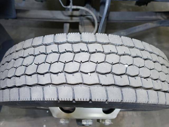 いすゞフォワードアルミバン中型（4t）[写真21]