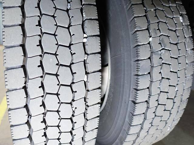 いすゞフォワードアルミバン中型（4t）[写真22]