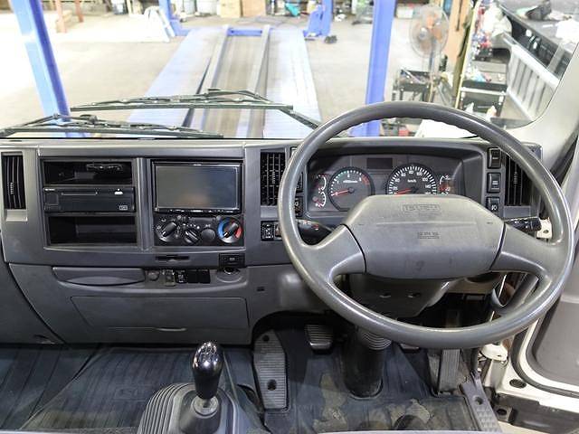 いすゞフォワードアルミバン中型（4t）[写真29]