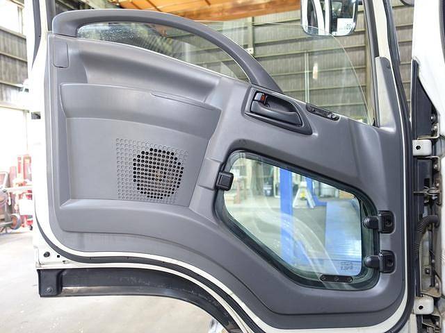いすゞフォワードアルミバン中型（4t）[写真31]
