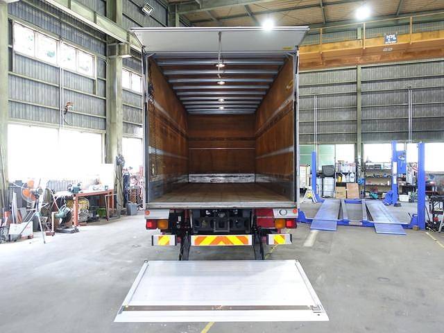 いすゞフォワードアルミバン中型（4t）[写真06]