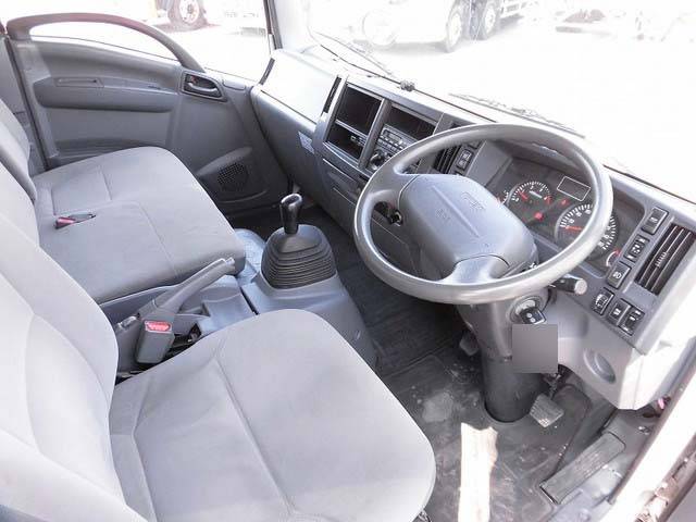 いすゞエルフアルミバン小型（2t・3t）[写真13]