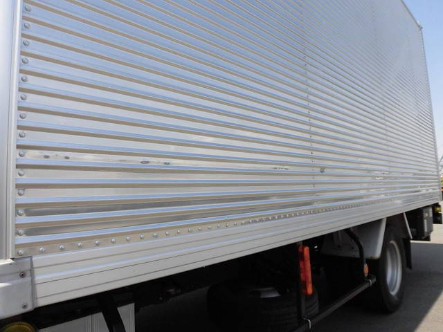いすゞエルフアルミバン小型（2t・3t）[写真25]