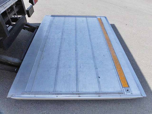 いすゞエルフアルミバン小型（2t・3t）[写真07]