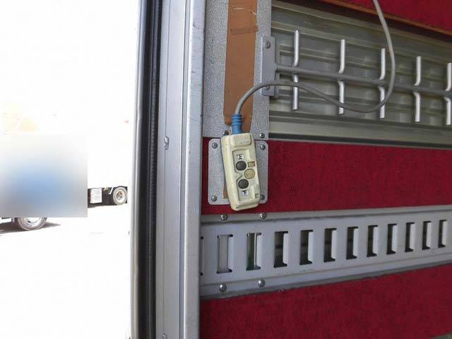 いすゞエルフアルミバン小型（2t・3t）[写真09]