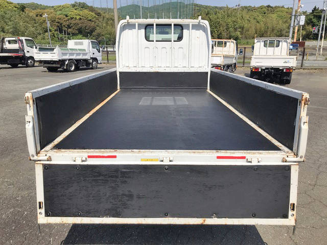 三菱ふそうキャンター平ボディ小型（2t・3t）[写真08]