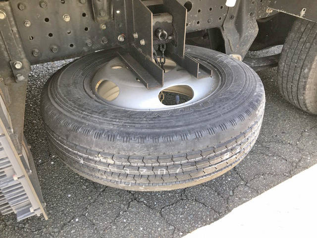 三菱ふそうキャンター平ボディ小型（2t・3t）[写真17]