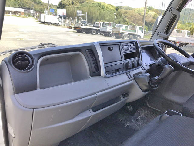 三菱ふそうキャンター平ボディ小型（2t・3t）[写真26]