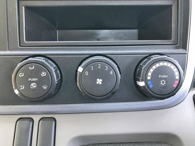 三菱ふそうキャンター平ボディ小型（2t・3t）[写真33]