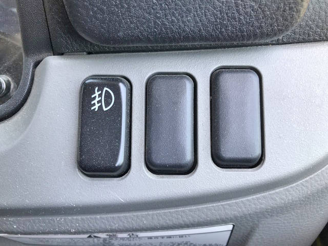 三菱ふそうキャンター平ボディ小型（2t・3t）[写真36]