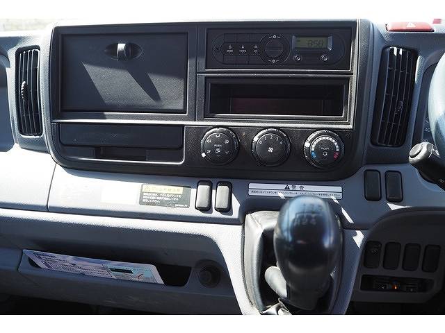 三菱ふそうキャンタークレーン4段小型（2t・3t）[写真38]