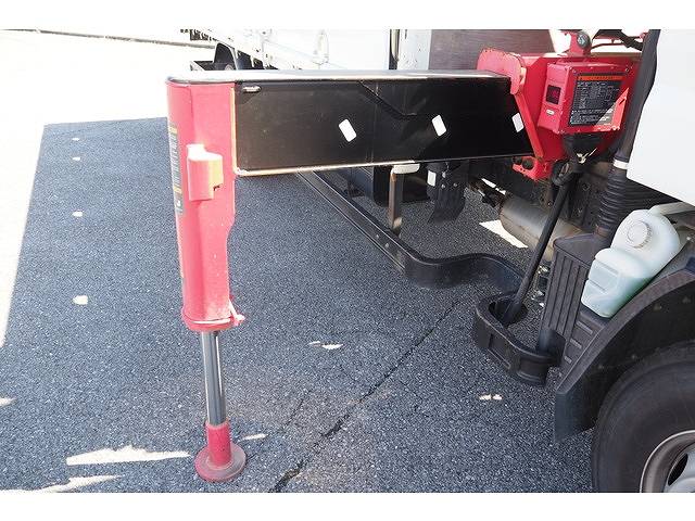 三菱ふそうキャンタークレーン4段小型（2t・3t）[写真09]