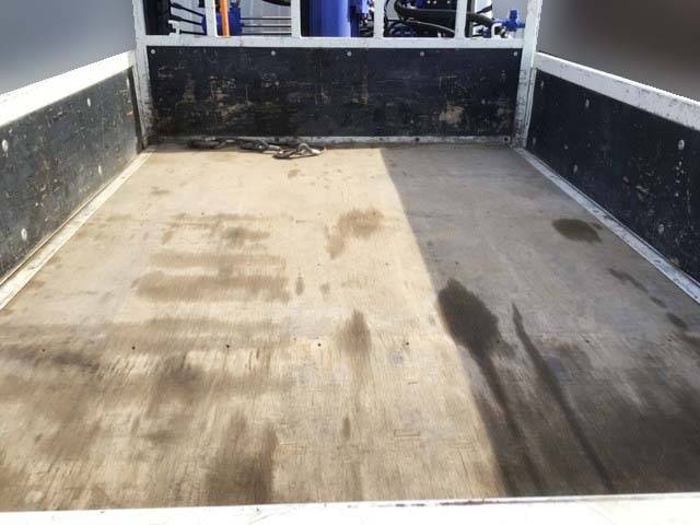 いすゞエルフクレーン3段小型（2t・3t）[写真08]