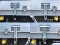 いすゞギガアルミウイング大型（10t）[写真20]