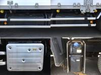 いすゞギガアルミウイング大型（10t）[写真24]