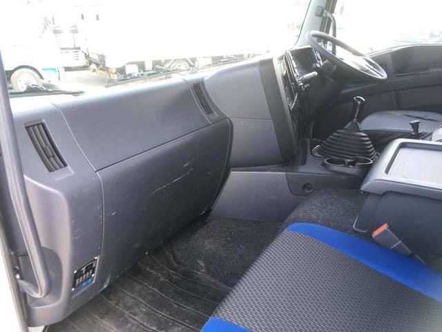 いすゞギガアルミウイング大型（10t）[写真33]