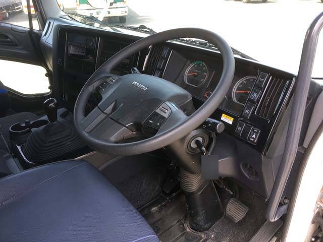 いすゞギガアルミウイング大型（10t）[写真34]