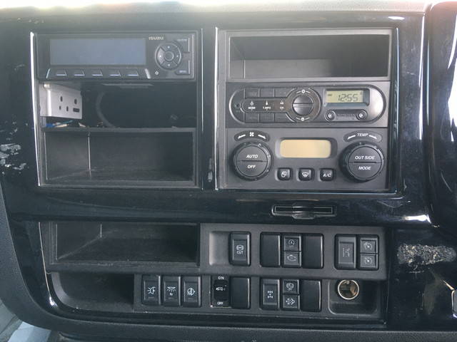 いすゞギガアルミウイング大型（10t）[写真37]