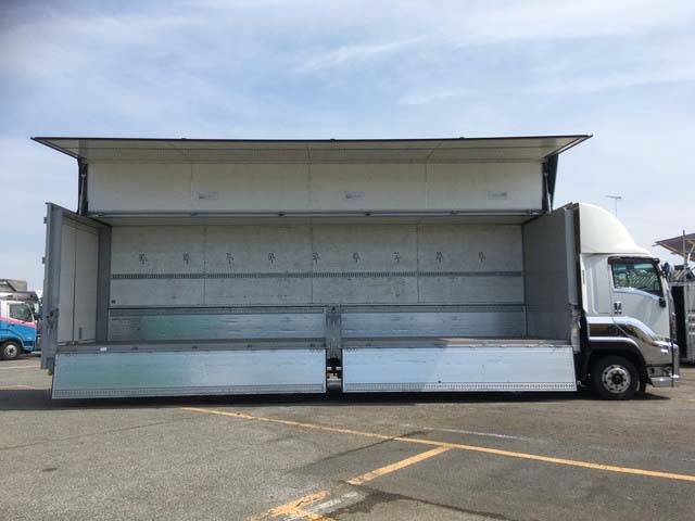 いすゞギガアルミウイング大型（10t）[写真07]