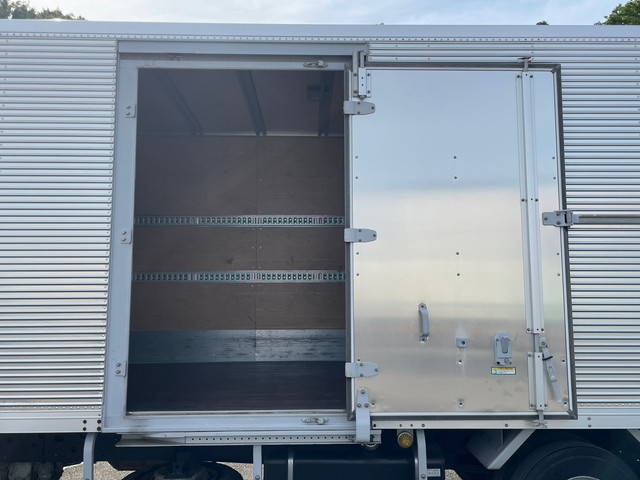 日野レンジャーアルミバン中型（4t）[写真06]