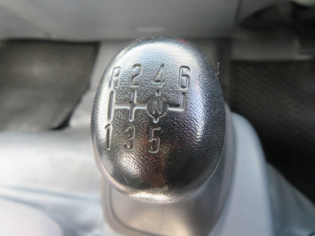 いすゞエルフ平ボディ小型（2t・3t）[写真17]