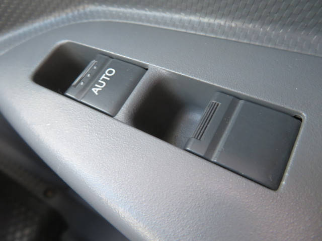 いすゞエルフ平ボディ小型（2t・3t）[写真18]