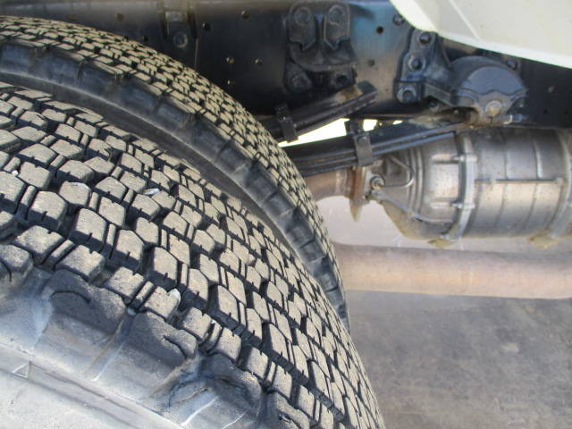 いすゞフォワード散水車中型（4t）[写真12]