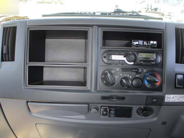 いすゞフォワード散水車中型（4t）[写真27]