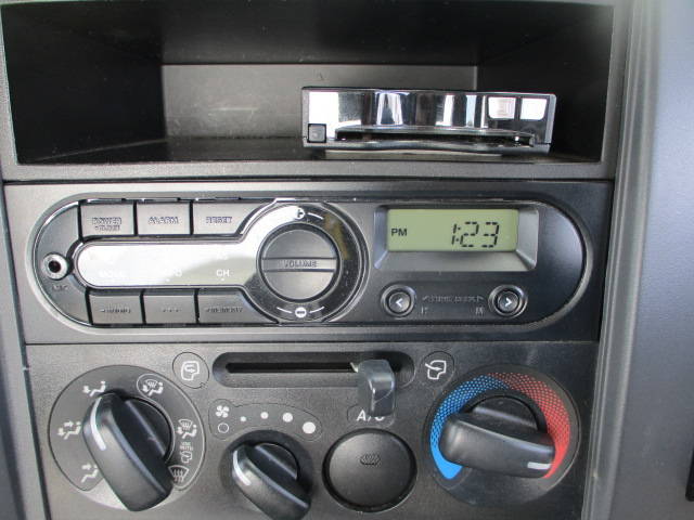 いすゞフォワード散水車中型（4t）[写真28]