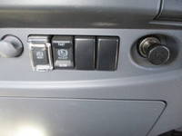 いすゞフォワード散水車中型（4t）[写真29]