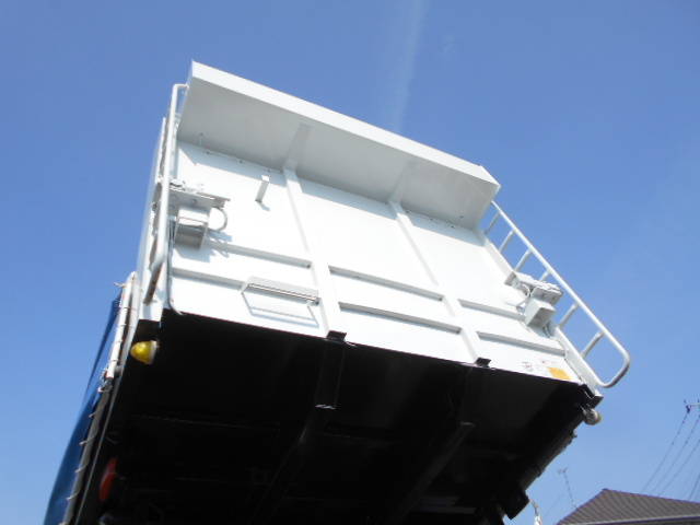 三菱ふそうスーパーグレートダンプ大型（10t）[写真10]