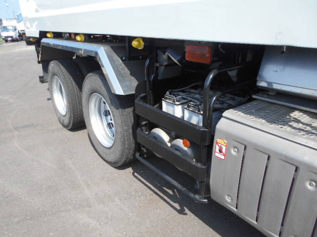 三菱ふそうスーパーグレートダンプ大型（10t）[写真16]