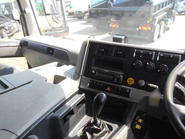 三菱ふそうスーパーグレートダンプ大型（10t）[写真25]