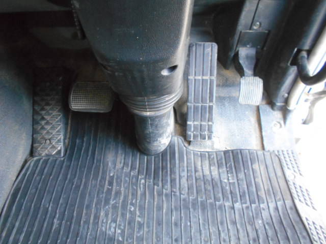 三菱ふそうスーパーグレートダンプ大型（10t）[写真28]