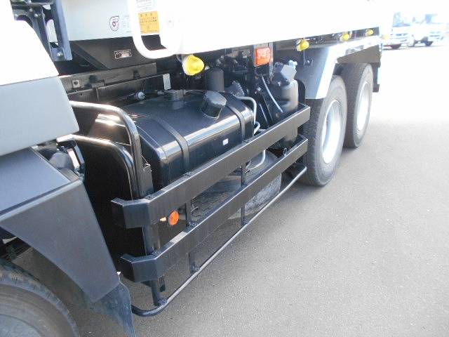 三菱ふそうスーパーグレートダンプ大型（10t）[写真11]