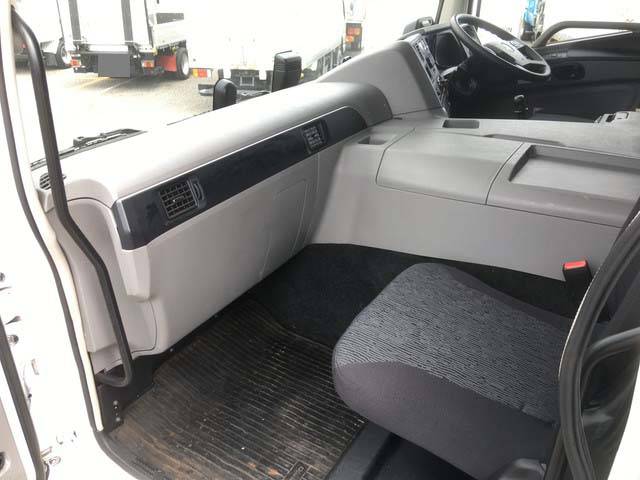 三菱ふそうスーパーグレートパネルウイング大型（10t）[写真31]