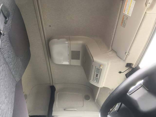 三菱ふそうスーパーグレートパネルウイング大型（10t）[写真34]