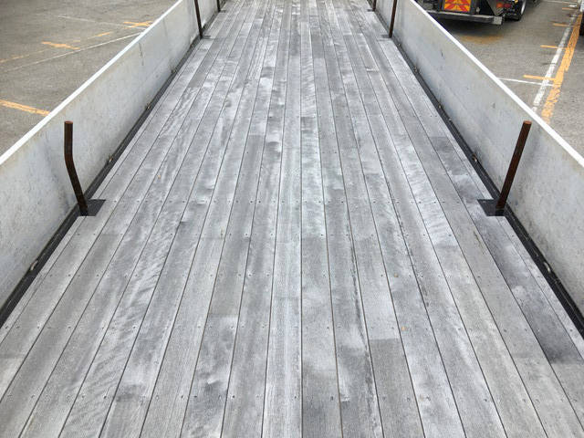 いすゞギガアルミブロック大型（10t）[写真12]