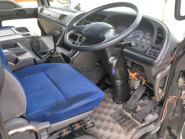 いすゞギガアルミブロック大型（10t）[写真35]