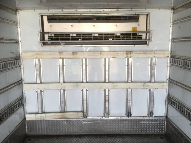 いすゞフォワード冷凍車（冷蔵車）中型（4t）[写真13]