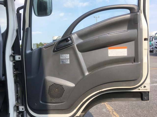 いすゞフォワード冷凍車（冷蔵車）中型（4t）[写真27]