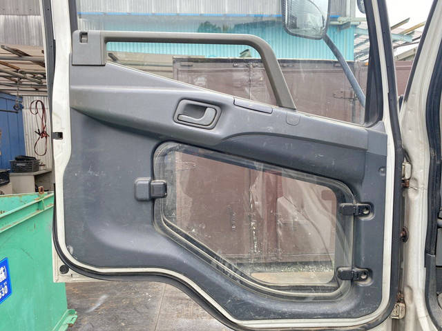 三菱ふそうファイタークレーン5段中型（4t）[写真25]