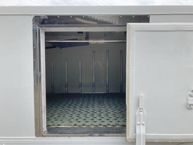 いすゞエルフ冷凍車（冷蔵車）小型（2t・3t）[写真17]