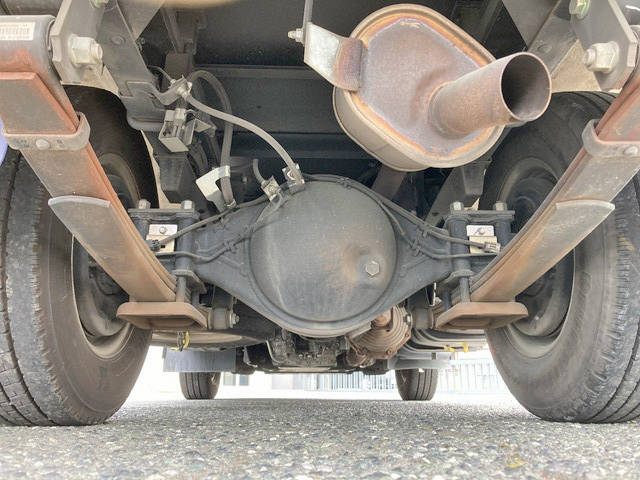 いすゞエルフ冷凍車（冷蔵車）小型（2t・3t）[写真24]